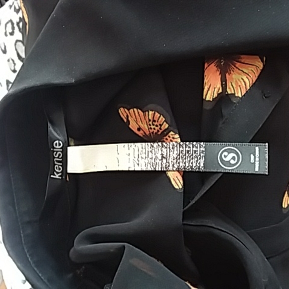 Kensie sleeveless butterfly print blouse - Picture 4 of 6